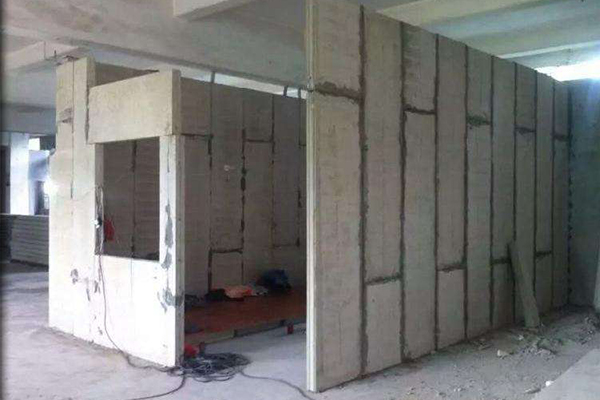 南山快捷酒店轻质隔墙板施工现场